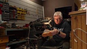 Cordonniers : le dernier du Médoc lance une cagnotte pour surmonter ses difficultés financières