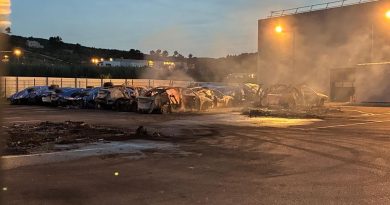 24 Tesla incendiées sur le parking d'un concessionnaire automobile dans cette commune