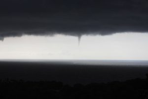 EN IMAGES. Trois trombes marines photographiées au large de la Côte Bleue
