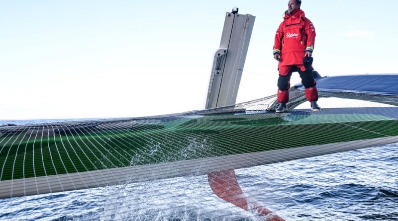 Trophée Jules Verne : Thomas Coville franchit l'équateur avec un nouveau temps record