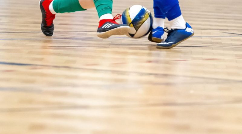 “Il s’est effondré d’un coup” : un jeune garçon de 13 ans victime d’un arrêt cardiaque en plein tournoi de football