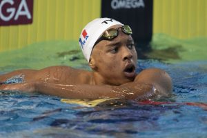 Sauveur Cristofini, nageur corse, bat le record de Léon Marchand de plus de 4 secondes