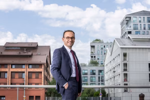 Municipales à Bordeaux : Thomas Cazenave mène une liste unie de la droite et du centre