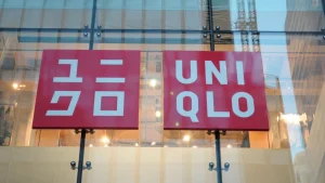 La veste Uniqlo qui s’impose cet hiver 2026 comme alternative à la veste en cuir