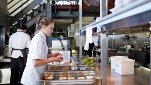 Deux offres France Travail dans la restauration et la menuiserie pour la Dordogne - ICI