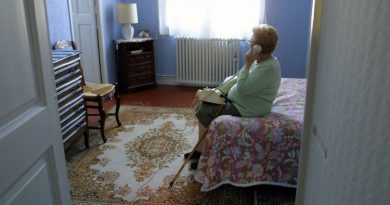 À Allonnes, près du Mans, le centre social propose un défi pour rompre l'isolement.