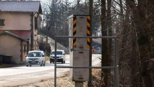 Vrai ou faux : en 2026, les radars détecteront-ils téléphone au volant et absence de ceinture ?