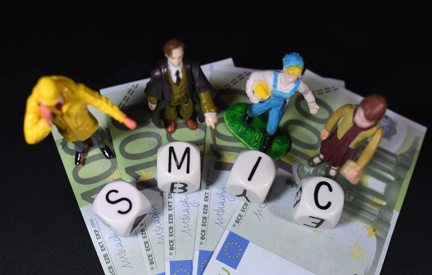 SMIC: vers une augmentation de 220 € par mois en janvier 2026 — quelles conséquences?