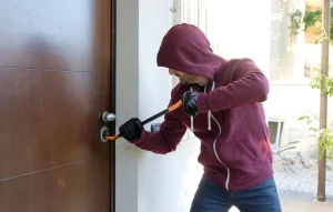 La France appelle ses ressortissants « à rester confinés » au Bénin