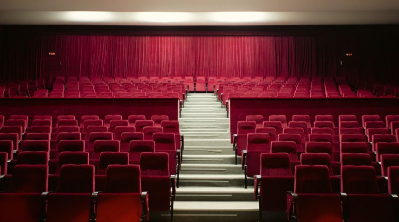 Un enfant confond 'Elfis' avec Elvis Presley et monte sur scène en rockstar pour Noël