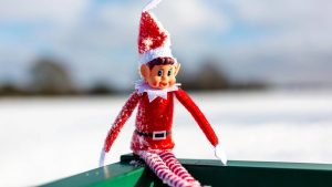 D'où viennent les lutins farceurs qui envahissent foyers, magasins et écoles ?