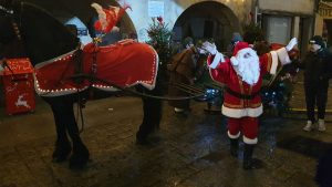 Les animations de Noël à Bagnols : spectacles, parades et ateliers participatifs réussis