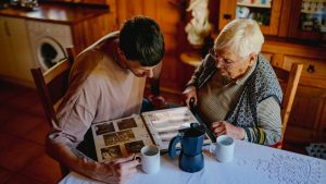 « La famille : une enquête révèle les non-dits et redéfinit notre vision de la parenté »