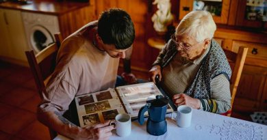 « La famille : une enquête révèle les non-dits et redéfinit notre vision de la parenté »