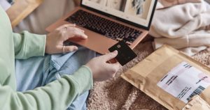 Cadeaux de Noël : près de 900 000 annonces déjà publiées sur les sites de revente en France