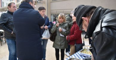 Un chef disciple de Joël Robuchon présente des verrines fromagères aux halles d’Alès Un disciple de Joël Robuchon propose ses créations fromagères aux halles d'Alès