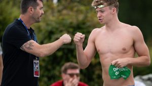 Léon Marchand : l'entraîneur évoque son retour à la réalité après les JO de Paris.