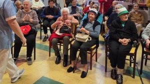 Villefranche-de-Rouergue : les résidents de Sainte-Claire reçoivent leurs cadeaux