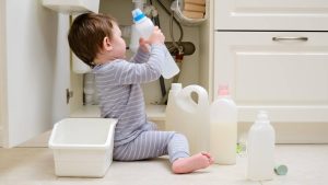 «Environ 40% des demandes concernent des enfants de moins de 5 ans»: le centre antipoison Tox Info se bat pour sauver son service d’assistance médicale - Le Temps