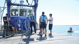 Contrôles de drogue sur les navires de pêche à Arcachon : une enquête dans les ports