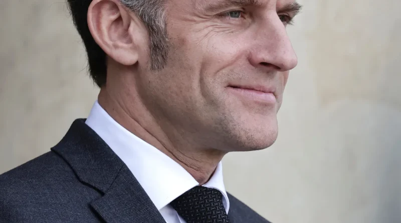 Macron aborde la désinformation après la controverse sur la labellisation