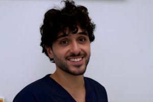 Guillaume, interne en médecine et DJ, cherche la liberté en dehors du monde de la santé