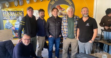 (3/5) 100% Rugby spécial fêtes depuis Les Vieux Crampons à La Rochelle : quand le rugby rassemble - ICI