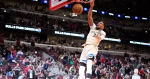 NBA : Le dunk d'Antetokounmpo face aux Bulls suscite la controverse chez Giannis