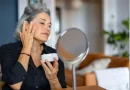 Ce soin bestseller lisse les rides et s’utilise après 50 ans, 4 fois plus efficace qu’une crème classique