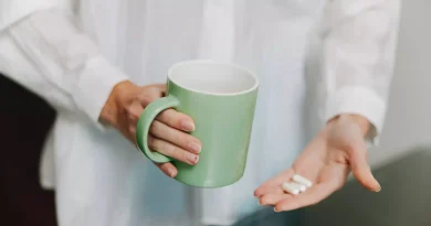 Pharmacienne : évitez de prendre ce médicament avec du café, c'est risqué