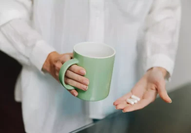 Pharmacienne : évitez de prendre ce médicament avec du café, c'est risqué