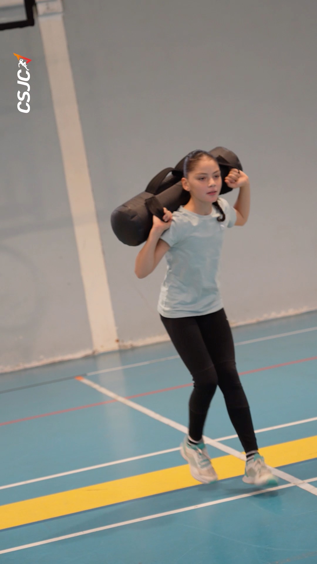 Préparation physique d'Esteban et Éléonore avec Paul Leonetti à la Ligue Corse de Tennis