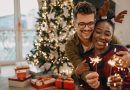 Tinselling : le phénomène du couple parfait pendant les fêtes de fin d'année