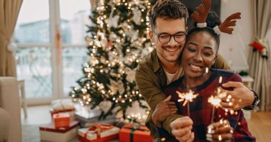 Tinselling : le phénomène du couple parfait pendant les fêtes de fin d'année