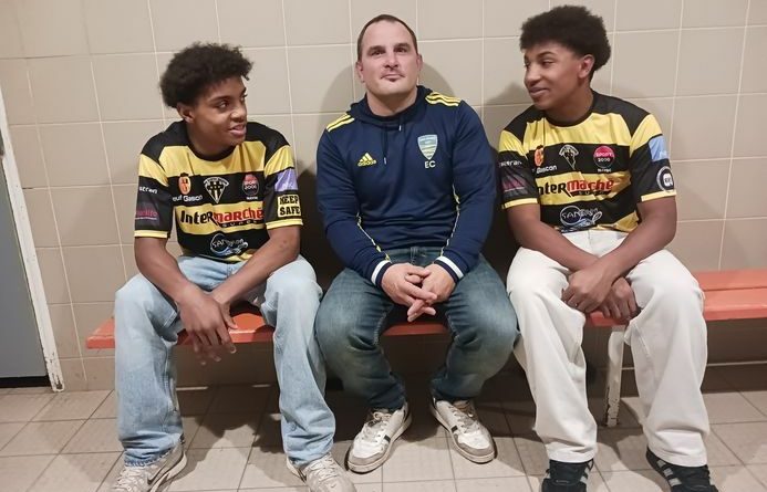 Les frères jumeaux brillent sur le terrain lors du dernier match