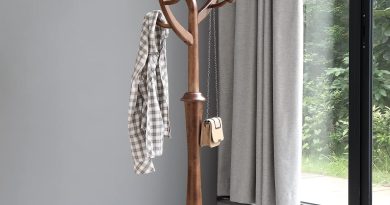 Bekrvio Porte-manteau sur pied – 185 cm – 8 crochets – En bois massif robuste – Pour vestes, chapeaux, couloir, chambre à coucher et bureau – Charge maximale : 75 kg (Classique) – Le détail qui change tout au quotidien