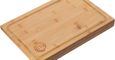 MasterChef Planche à découper en bois, planche de cuisine en bambou, pour viande, jambon, pain, fromage, avec rainure et bord à jus, naturelle, durable, 38,5 L x 26,5 L x 2 H – Pourquoi ce produit mérite votre attention