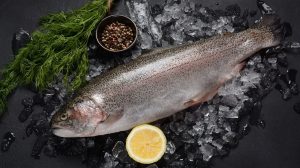 Menu de fêtes : la truite fumée wallonne, alternative durable au saumon