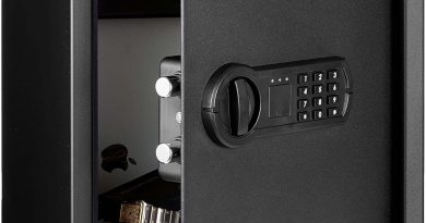 Amazon Basics Coffre-fort électronique en acier avec serrure à clavier numérique programmable pour rangement de bijoux, argent, objets de valeur, 51 litres, 35 cm W x 33 cm D x 50 cm H, Noir – Pourquoi ce produit mérite votre attention