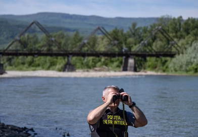 Comment des Russes échappent aux sanctions et obtiennent la « citoyenneté européenne » grâce à des faux papiers roumains