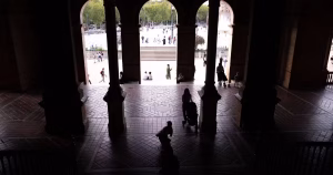 À Séville, des couvents ouvrent leurs portes pour accueillir les touristes