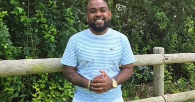 Après Sidoleine Papaya, Cindy Barbe Robert, Jimmy Armand et Thierry De Gerus, Aldrick Moimbe est le 5 ème candidat à se lancer dans la course aux municipales.