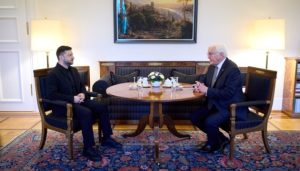 À Berlin, Volodymyr Zelensky a échangé avec Frank-Walter Steinmeier dans le cadre des négociations de paix