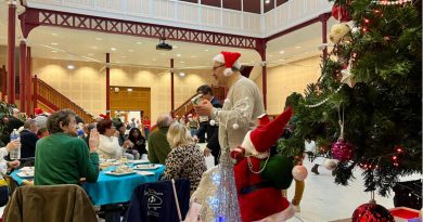 À Lille, repas de fête et piste de danse pour ces seniors isolés : les réveillons solidaires sont lancés