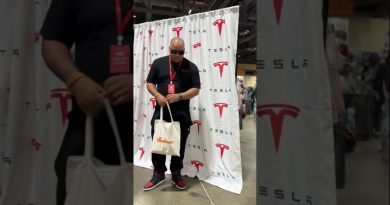 À comparer avec une éclipse solaire 👐🏾