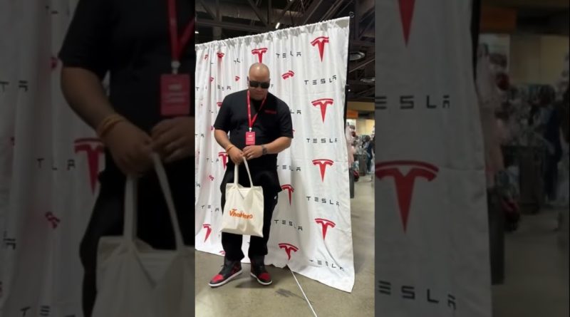 À comparer avec une éclipse solaire 👐🏾