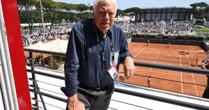 Décès à 92 ans de Nicola Pietrangeli, icône du tennis italien, un hommage national.