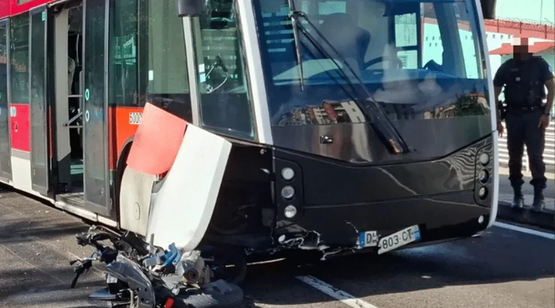 Accident mortel sur la voie du TCSP à Fort-de-France : une piétonne percutée par une moto.