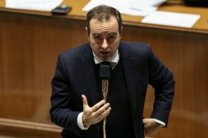 Adoptée à l'Assemblée, la "loi spéciale" en route pour le Sénat