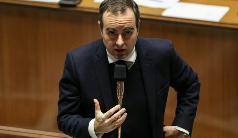 Adoptée à l'Assemblée, la "loi spéciale" en route pour le Sénat